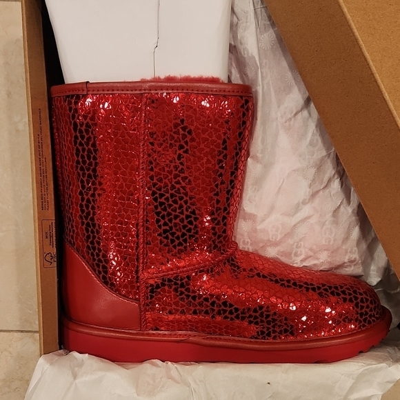 UGG Red HEARTS Sequined Boots. NEW! Metallic, Shiny. - Picture 5 of 16